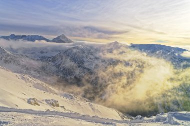 Kışın Tatra Mounts Zakopane Kasprowy Wierch güneş ve sis