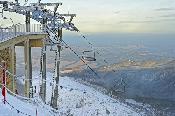 Chair lifts atop of Kasprowy Wierch of Zakopane in winter — Stock Photo, Image