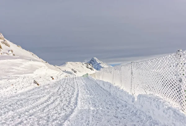 La cima de Kasprowy Wierch en Zakopane en las montañas Tatra en invierno — Foto de Stock