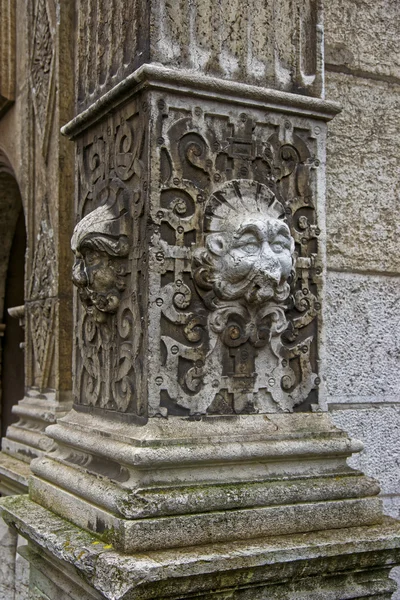 Escultura de la cara de piedra en el casco antiguo de Soleura — Foto de Stock