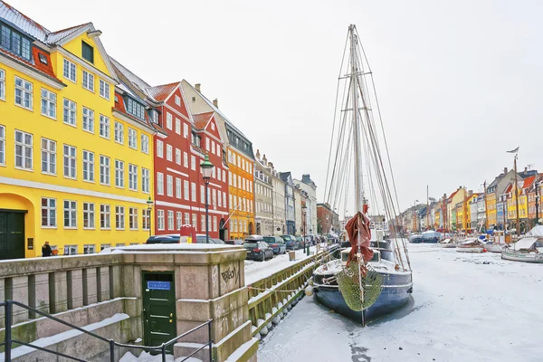 Facciate colorate di Nyhavn a Copenaghen in Danimarca in inverno — Foto Stock