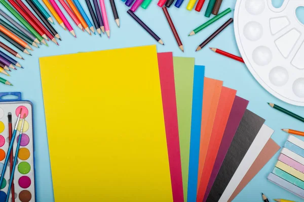 Material Escolar Arte Para Pintura Conjunto Papel Colorido Sobre Fundo — Fotografia de Stock
