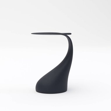 Organik şekilli kahve masası beyaz arka planda izole edilmiş. 