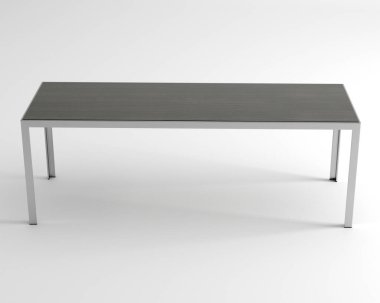 Beyaz arka planda metal bacaklı ahşap masa