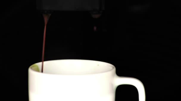 Koffie machine maken koffie, koffiepauze — Stockvideo