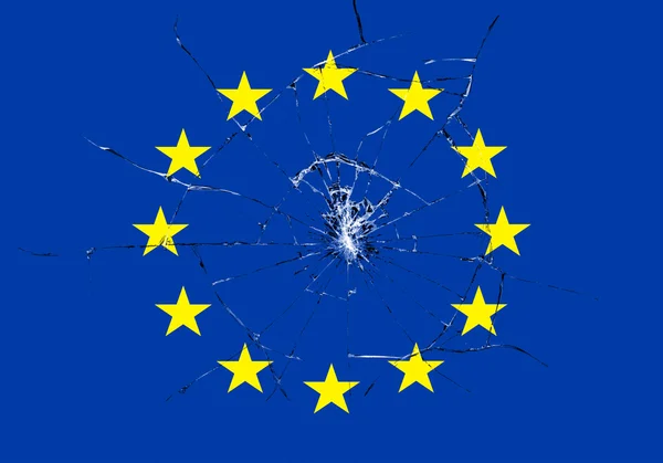 Brexit, розбите скло впливає на європейський прапор, Шенгенська криза єврозони — стокове фото