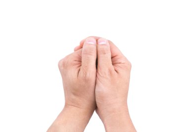 Ellerini bir adamın beyaz zemin üzerine bir yumruk yapmak katıldı