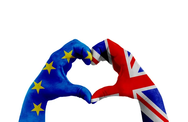 Brexit, τα χέρια του ανθρώπου σε σχήμα καρδιάς με σχέδια με την σημαία του μπλε Ένωσης και τη σημαία του Ηνωμένου Βασιλείου της Μεγάλης Βρετανίας σχετικά με το λευκό φόντο — Φωτογραφία Αρχείου