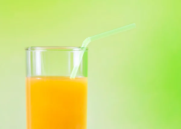 Apelsinjuice på bord av trä näring konceptet med utrymme för text — Stockfoto