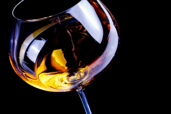 Bicchieri di vino bianco con spazio per il testo — Foto Stock