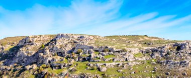 rupestrian Kilisesi. Sassi matera. Basilicata mavi gökyüzü altında