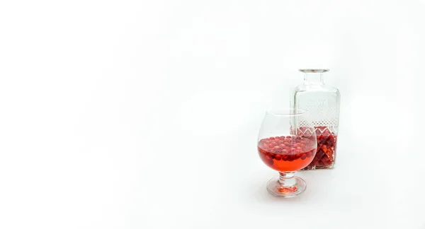 Berry Alkoholické Nápoje Koncept Domácí Červená Tinktura Červenými Bobulemi — Stock fotografie