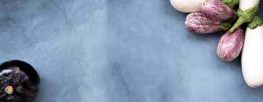 6 oval patlıcan beyazı ve menekşe konsepti. Çeşitli sağlıklı yiyecekler.