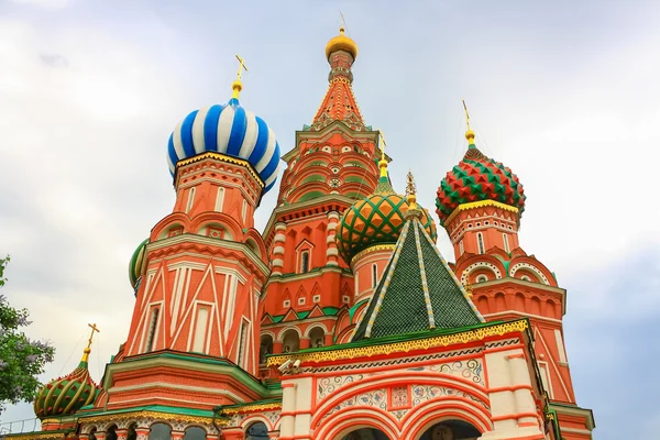 A Catedral de St. Manjericão em Moscou — Fotografia de Stock