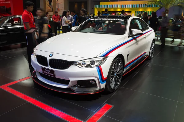 NONTHABURI - Março 23: NOVO BMW 420d Coupe em exposição no The 37th — Fotografia de Stock