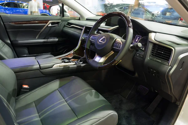 NONTHABURI - MARÇO 23: Design de interiores NOVO Lexus RX 200t em disco — Fotografia de Stock