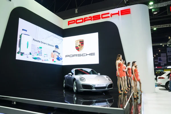 NONTHABURI - 23 DE MARZO: Nuevo Porsche 911 Carrera S en exhibición en T — Foto de Stock