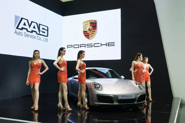 NONTHABURI - 23 DE MARZO: Nuevo Porsche 911 Carrera S en exhibición en T — Foto de Stock