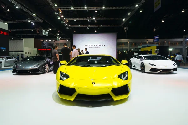 NONTHABURI - 23 DE MARZO: Lamborghini Aventador en exhibición en The 3 — Foto de Stock