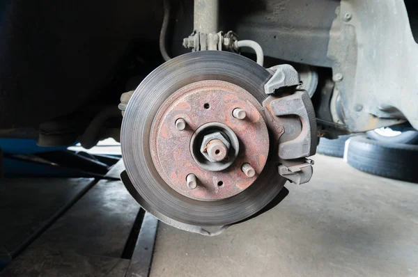 Rusty Front Car Wheel Hub with Disk Brake System — Stock Photo, Image