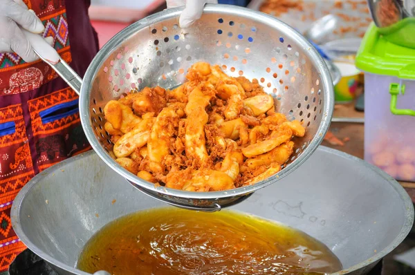 Patatas Dulces Fritas Colador Sobre Sartén Comida Callejera Tailandia Merienda — Foto de Stock