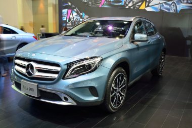 Nonthaburi - 1 Aralık: Mercedes Benz Gla 200 araba ekran Th