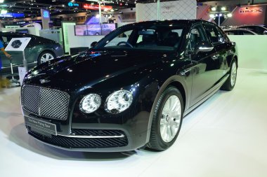 Nonthaburi - 1 Aralık: Yeni Bentley teşvik uçan araba ekran 