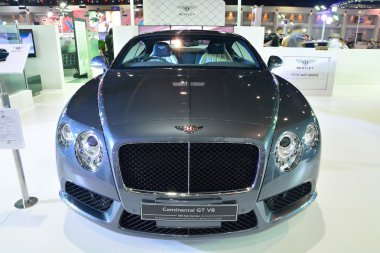 Nonthaburi - 1 Aralık: Bentley Continental Gt V8 araba ekran bir