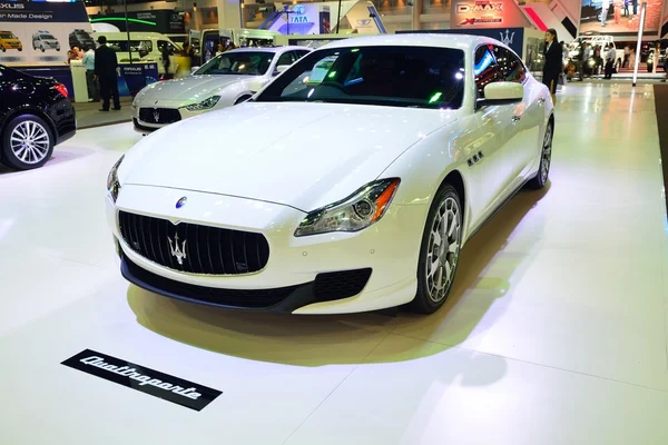 Nonthaburi - 1 Aralık: Maserati Quattroporte araba ekran Th