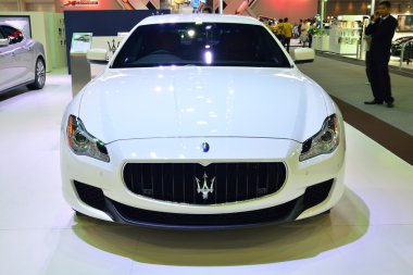 Nonthaburi - 1 Aralık: Maserati Quattroporte araba ekran Th