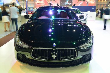Nonthaburi - 1 Aralık: Maserati Ghibli araba ekran Tayland at