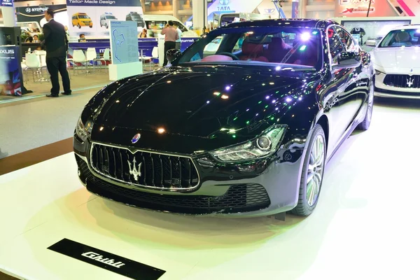 Nonthaburi - 1 Aralık: Maserati Ghibli araba ekran Tayland at