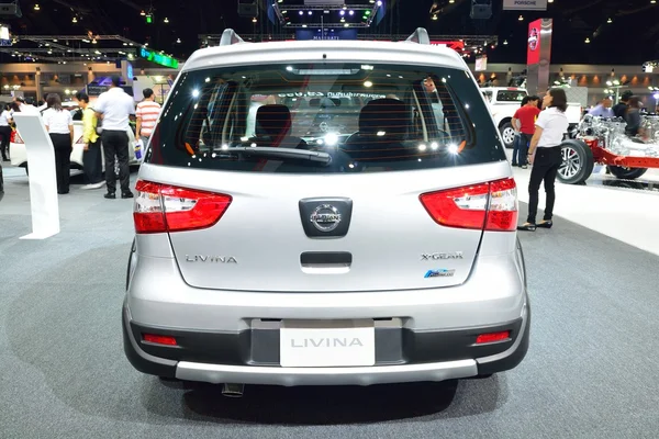 NONTHABURI - 1 DICEMBRE: Espositore Nissan Livina in Thailandia I — Foto Stock