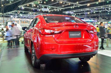 Nonthaburi - 1 Aralık: Yeni Mazda 2 Skyactiv araba ekran Tha