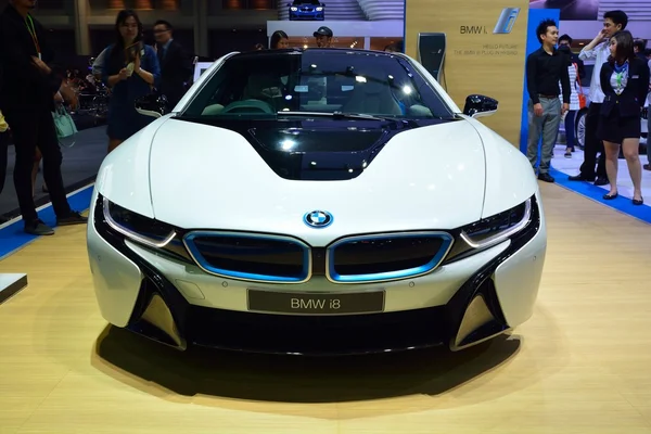 Nonthaburi - 1. prosince: Nové Bmw I8 sportovní auto displej na Thaila — Stock fotografie