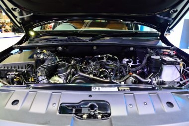 Bangkok - 26 Mart: Makine dairesi Volkswagen Amarok ekranda