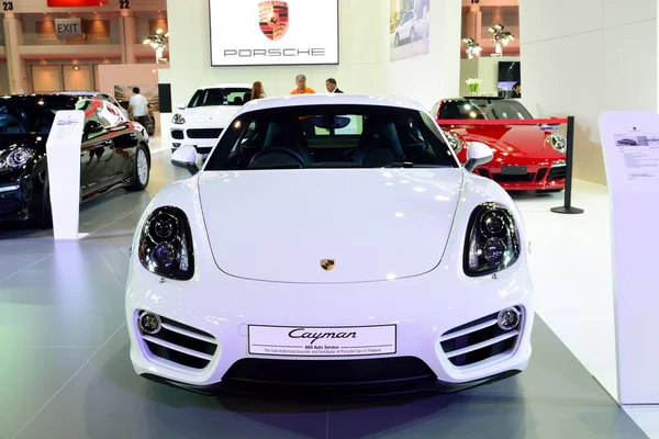 BANGKOK - 26 de marzo: Nuevo Porsche Cayman, Sport car, on DisPlay a —  Fotos de Stock