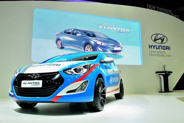 BANGKOK - 26 de marzo: Hyundai Elantra Sport edition on DisPlay at — Foto de Stock