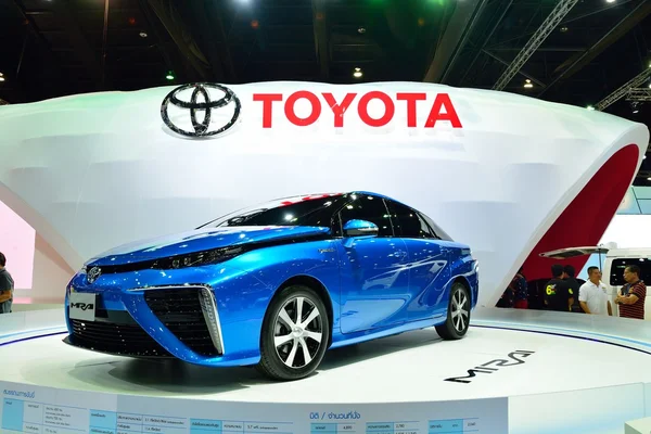 BANGKOK - 26 de marzo: Toyota Mirai, vehículo de motor de hidrógeno, en D —  Fotos de Stock