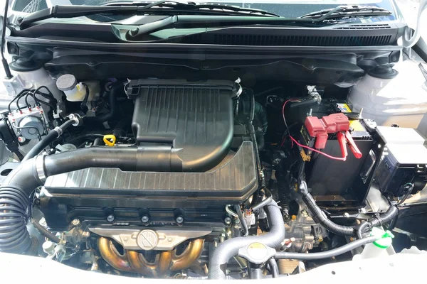 Bangkok - 26 marca: Engine Room z Suzuki Ciaz, kompaktowy Sedan v — Zdjęcie stockowe