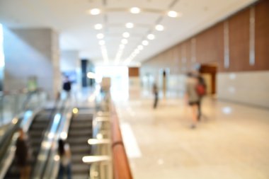 Bulanıklaştırma veya yürüyen merdiven ile modern binanın arka plan bulanıklık.