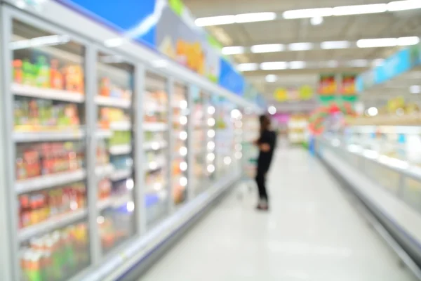 Süpermarket bokeh, çeşitli ürün ile arka plan bulanıklık sh — Stok fotoğraf