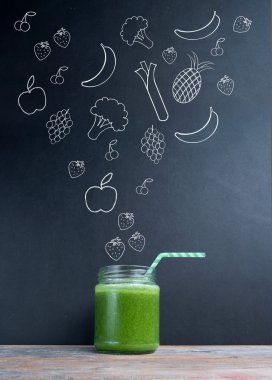 Yeşil smoothie diyet kavramı 