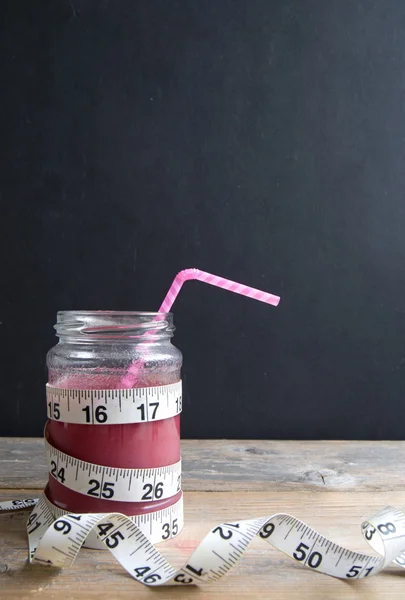 Batido de desintoxicación con espacio en pizarra —  Fotos de Stock