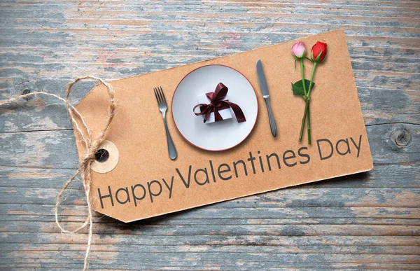 Happy Valentines Day Greeting Label Dinner Plate Gift Box Flowers — ストック写真