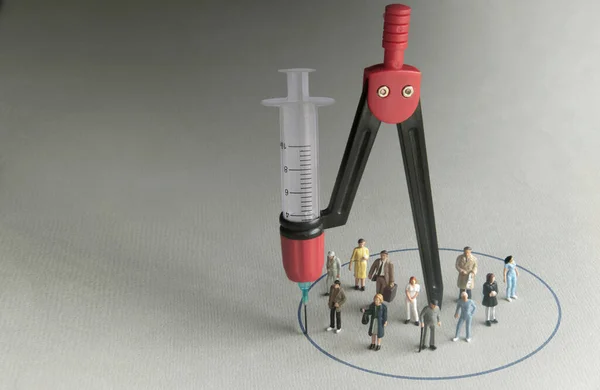 Injection Needle Pencil Compass Circling Vaccine Protection Group Miniature People — Stock Photo, Image