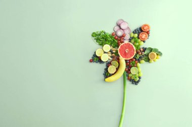 Bahar çiçeği konsepti, organik meyve ve sebzeler, yaz salatası malzemeleri.