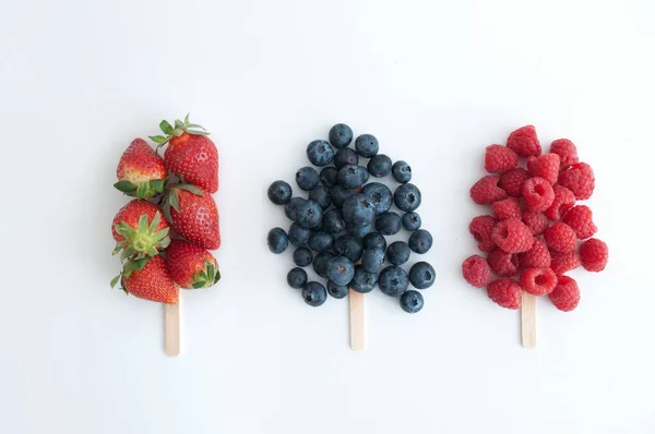 Fruit Berry Flavoured Ice Lolly Stick Concept Strawberry Blueberry Raspberry — Stock Photo, Image