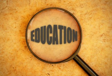 Büyüteç ile eğitim metin