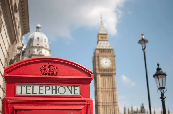 Londoni piros telefonfülke — Stock Fotó